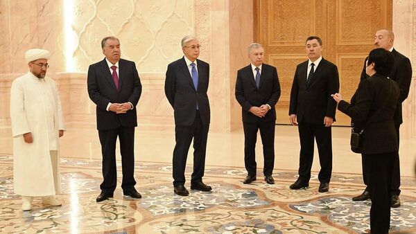 Эмомалӣ Раҳмон дар шаҳри Тошканд - Sputnik Тоҷикистон