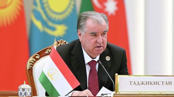 Эмомалӣ Раҳмон хостори таъсиси Маркази минтақавии зеҳни сунъӣ дар шаҳри Душанбе шуд - Sputnik Тоҷикистон