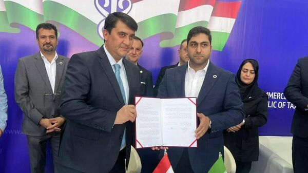 Подписание меморандума о взаимопонимании между Торгово-промышленной палатой Таджикистана и Торгово-промышленной палатой провинции Казвин Республики Иран - Sputnik Тоҷикистон