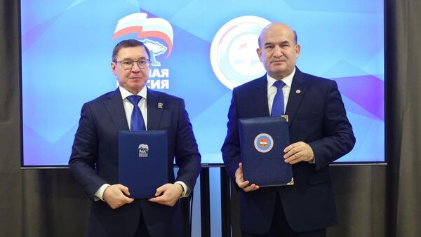 Встреча Владимира Якушева и Маликшо Нематзоды - Sputnik Тоҷикистон