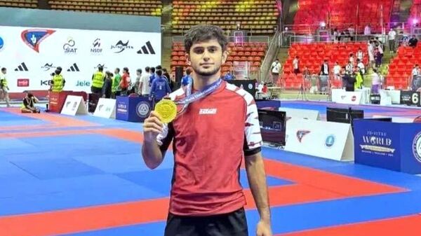 Шахром Махмуродов завоевал золотую медаль на чемпионате мира по джиу-джитсу  - Sputnik Таджикистан