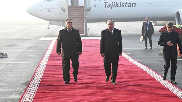 Рабочая поездка Эмомали Рахмона в Согдийскую область. - Sputnik Тоҷикистон