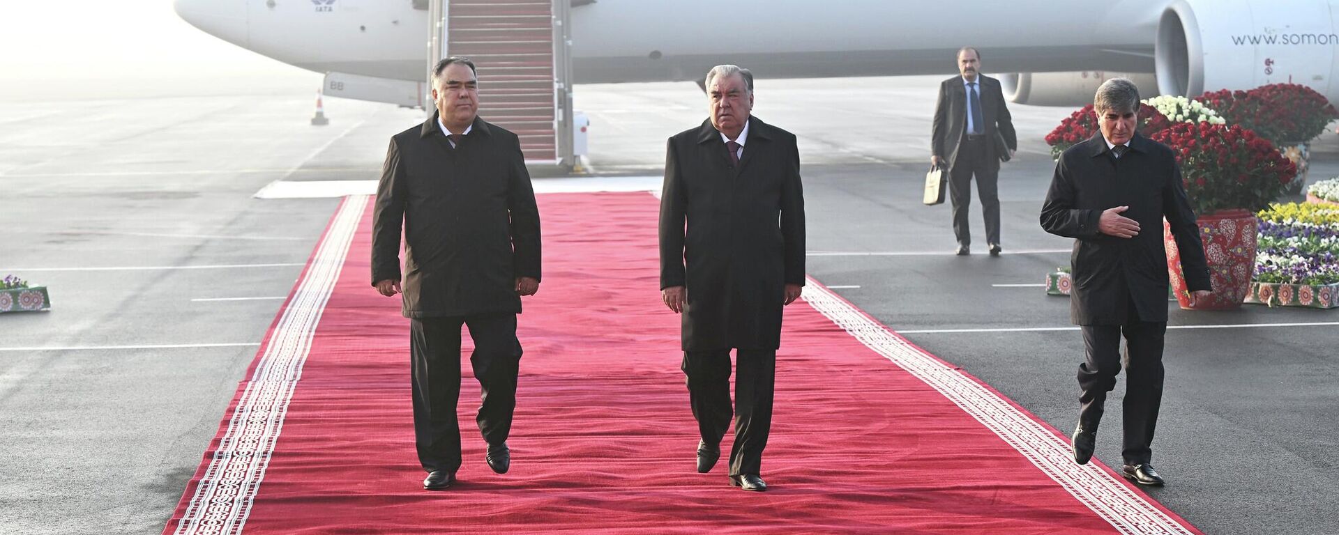 Рабочая поездка Эмомали Рахмона в Согдийскую область. - Sputnik Тоҷикистон, 1920, 18.11.2025