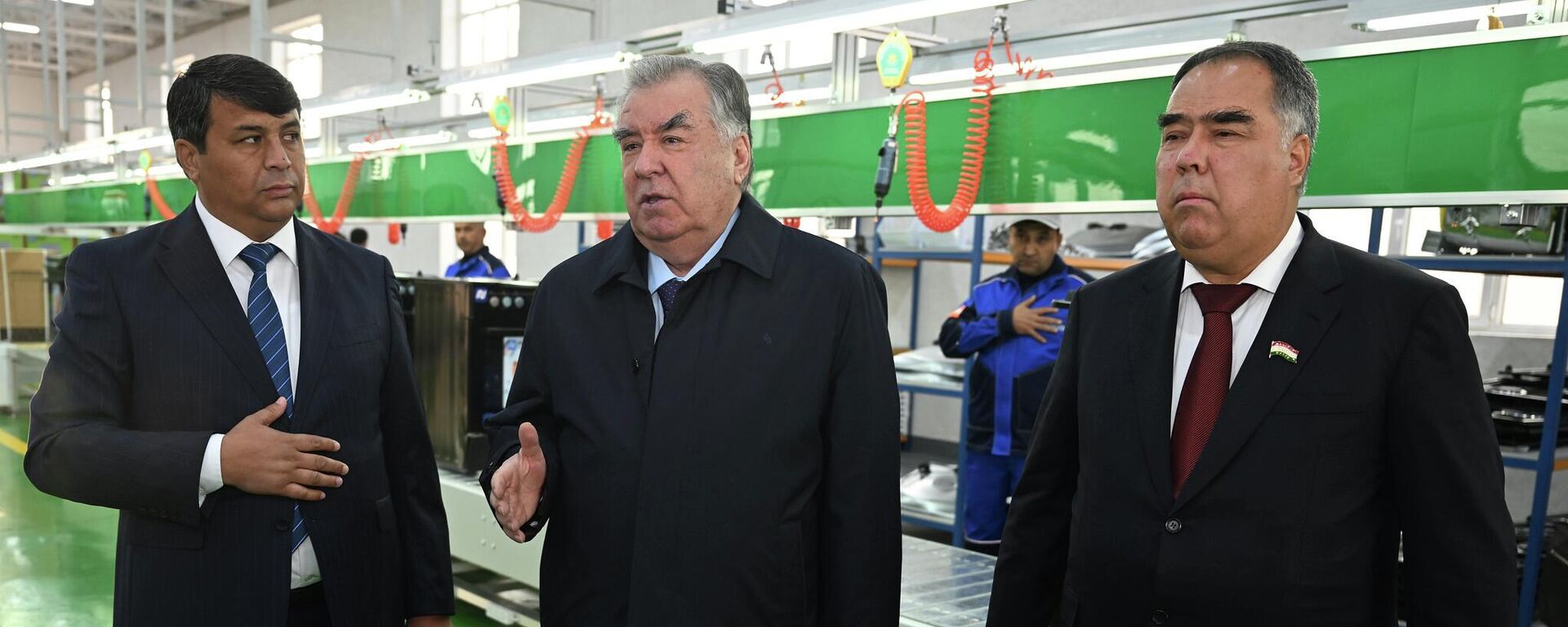 Эмомали Рахмон открыл предприятие Файз Нур-ТВ в Истаравшане  - Sputnik Тоҷикистон, 1920, 19.11.2025