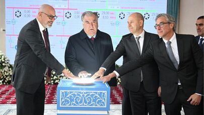 Эмомали Рахмон ввел в эксплуатацию три гидроагрегата Кайраккумской ГЭС после их модернизации.