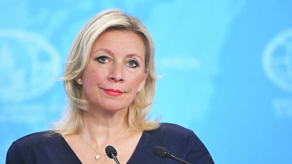 Официальный представитель Министерства иностранных дел России Мария Захарова во время брифинга в Москве. - Sputnik Таджикистан