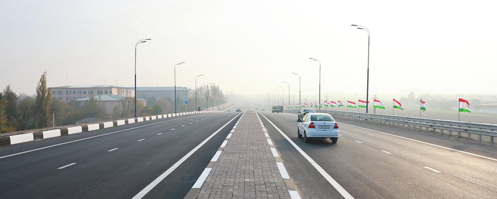 Автомобильная дорога Дехмой-Канибадам. - Sputnik Тоҷикистон, 1920, 11.12.2025