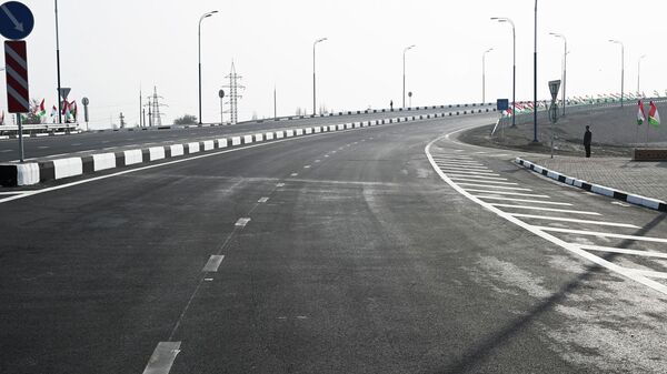 Автомобильная дорога Дехмой-Канибадам - Дехмой-Бободжон Гафуров, Бободжон Гафуров-Хистеварз и Кучкак-Канибадам - Sputnik Тоҷикистон