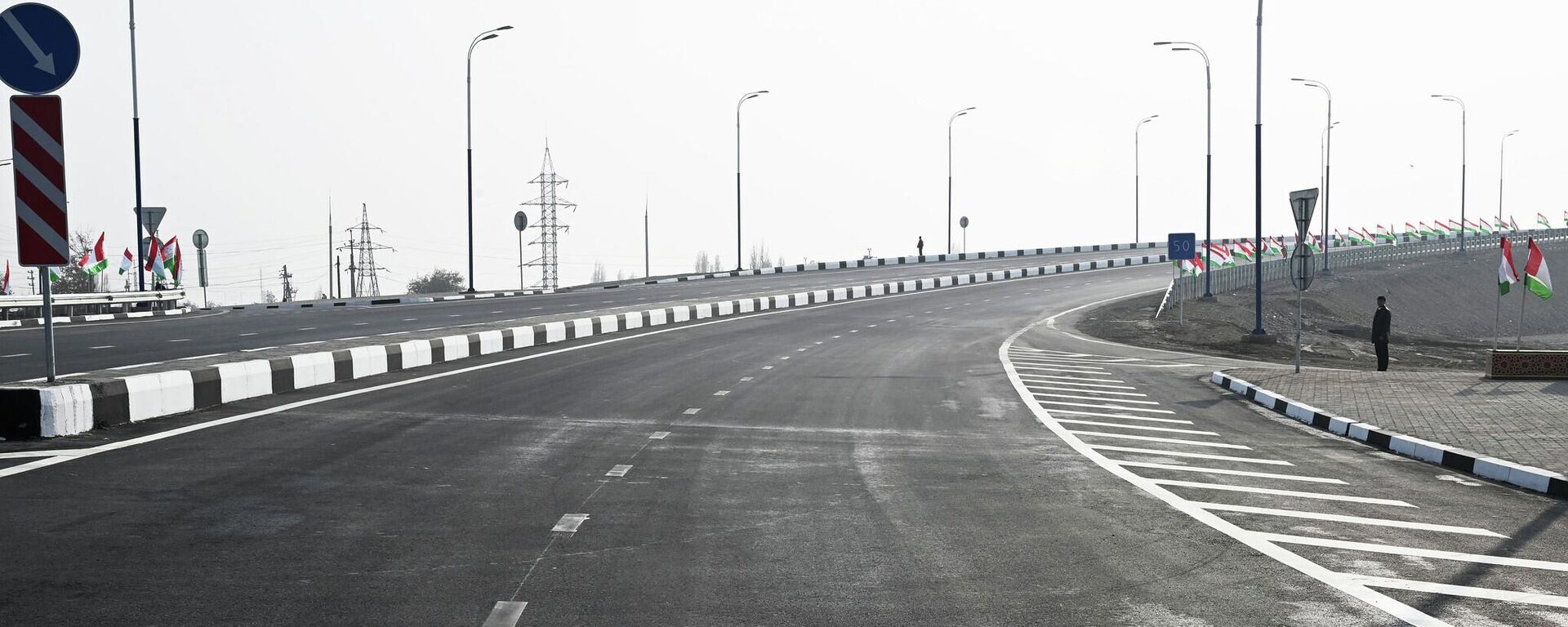 Автомобильная дорога Дехмой-Канибадам - Дехмой-Бободжон Гафуров, Бободжон Гафуров-Хистеварз и Кучкак-Канибадам - Sputnik Тоҷикистон, 1920, 03.01.2026