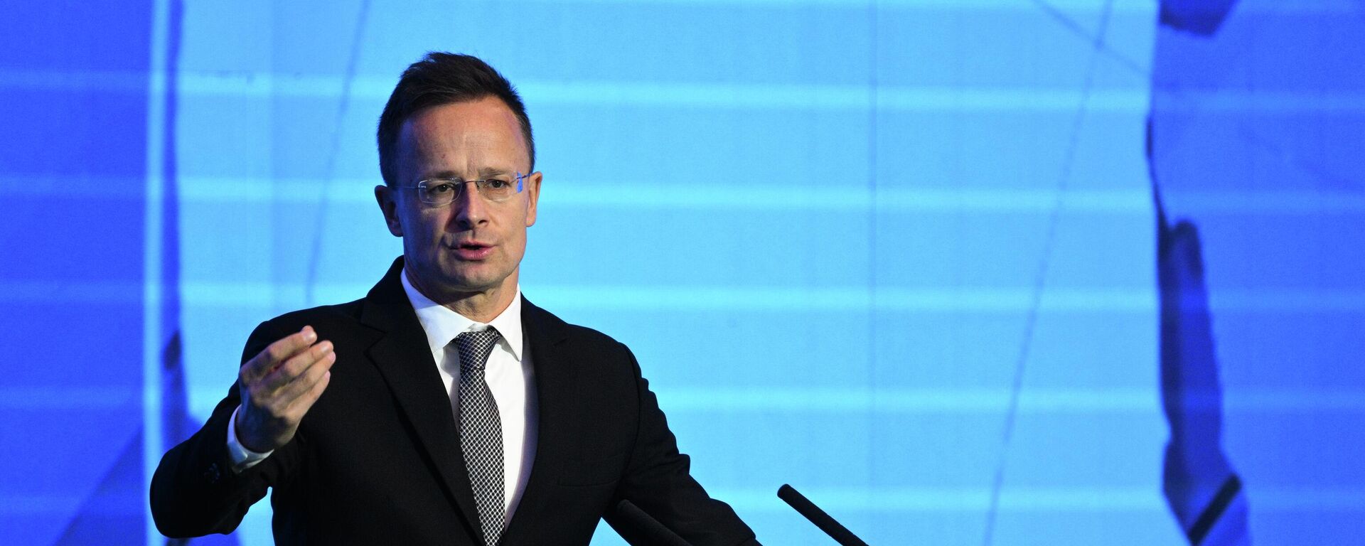 Министр иностранных дел и внешнеэкономических связей Венгрии Петер Сийярто - Sputnik Тоҷикистон, 1920, 11.01.2026