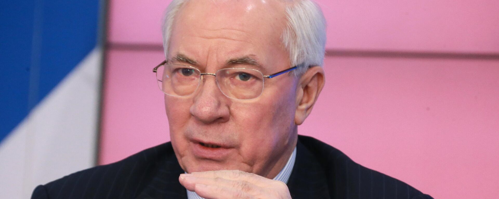 Экс премьер-министр Украины Николай Азаров  - Sputnik Тоҷикистон, 1920, 21.11.2025