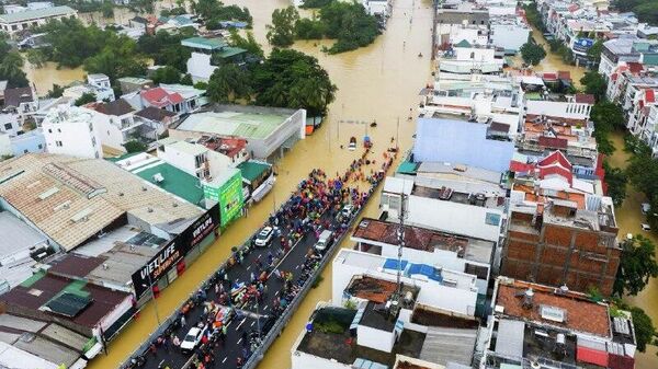 Наводнение во Вьетнаме унесло жизни 43 человек - Sputnik Таджикистан