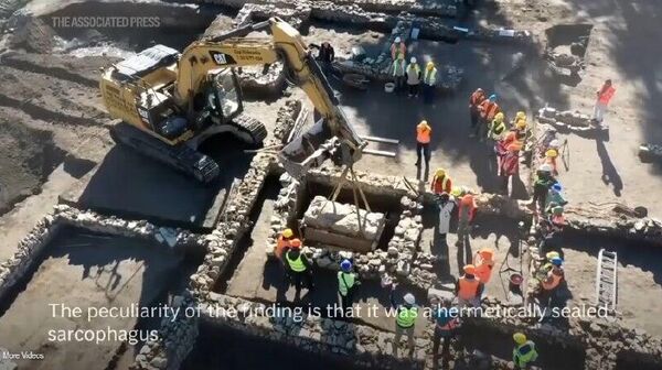 В Венгрии нашли нетронутый римский саркофаг - Sputnik Таджикистан