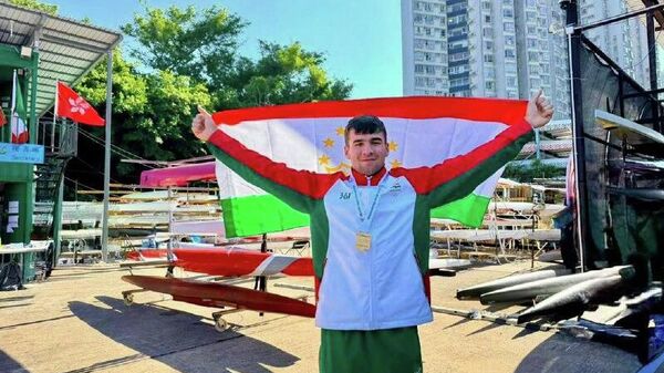 Мухаммад Раджабов завоевал две золотые медали на чемпионате Азии по гребле - Sputnik Таджикистан