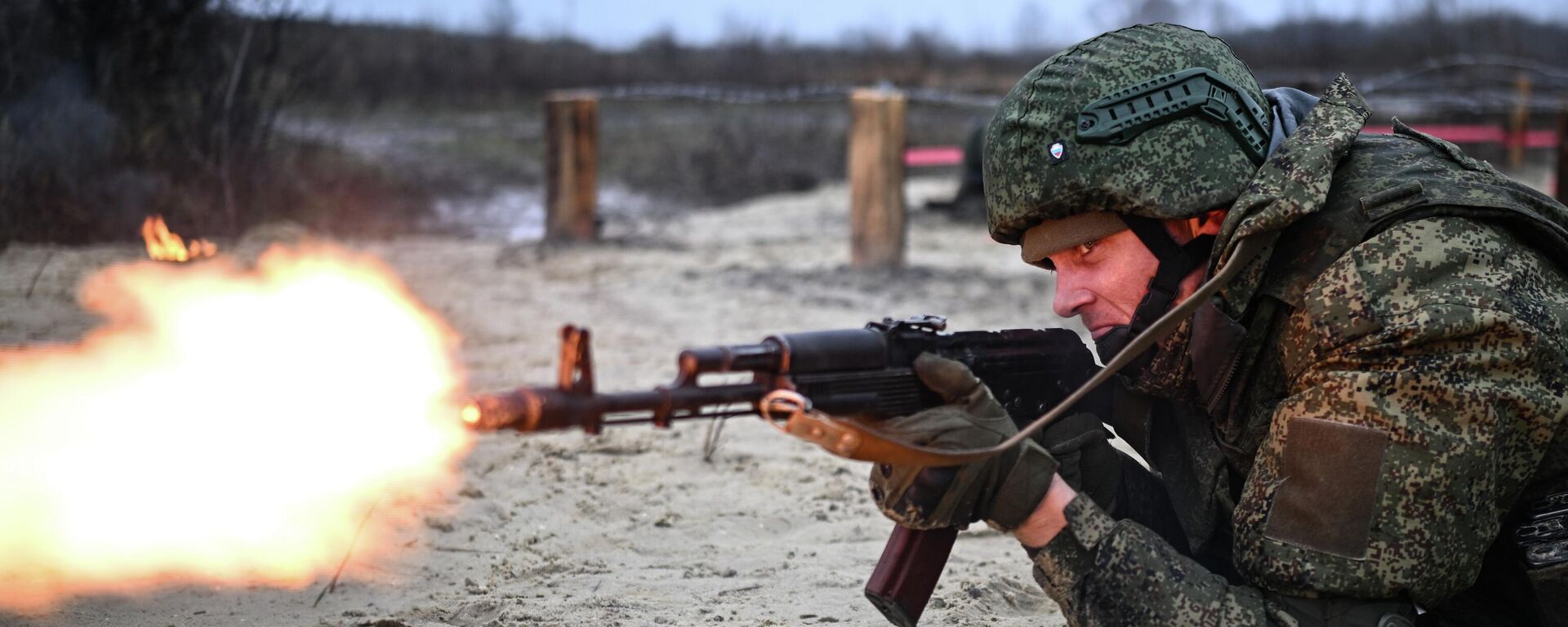 Отработка боевого слаживания военнослужащими 164-й мотострелковой бригады - Sputnik Таджикистан, 1920, 27.11.2025