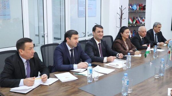 Таджикистан и Иран договорились о сотрудничестве в сфере медстрахования - Sputnik Таджикистан