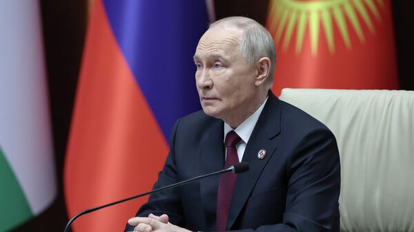 Президент РФ Владимир Путин  на заседании Совета коллективной безопасности ОДКБ в Бишкеке. - Sputnik Таджикистан