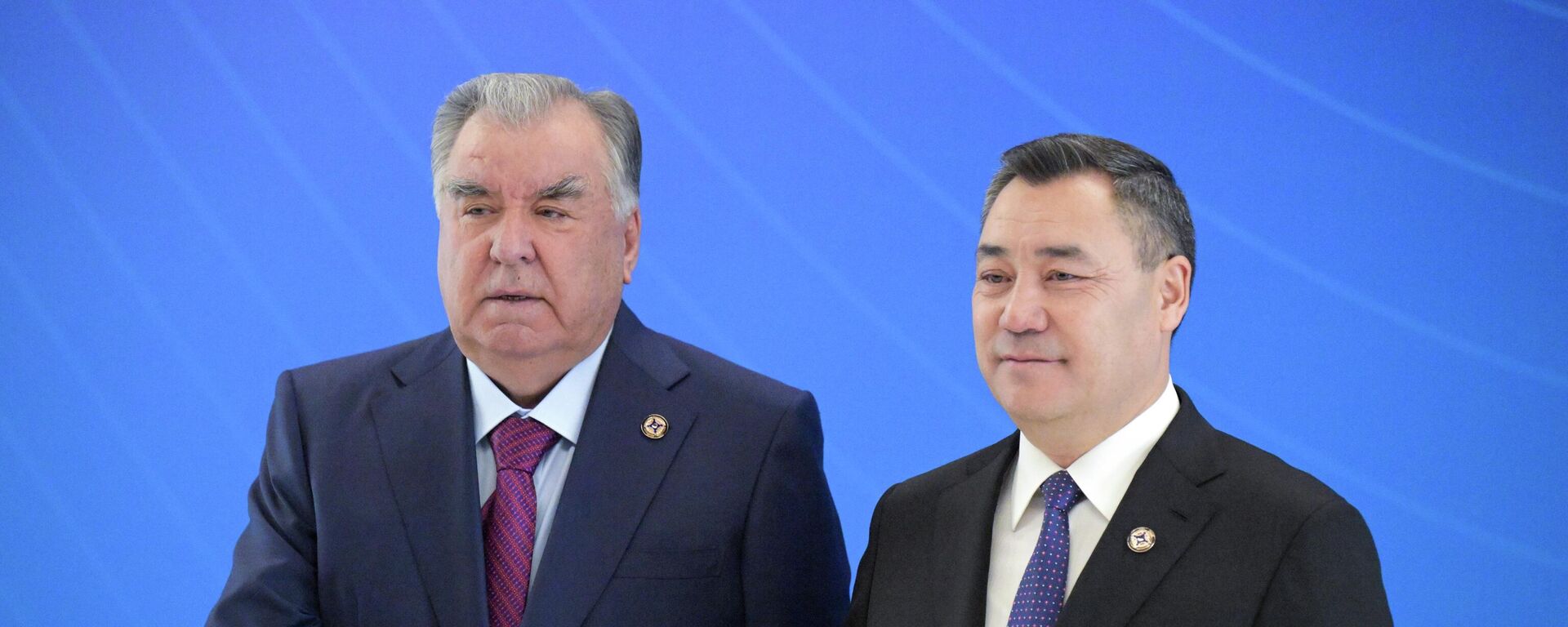 Президент Таджикистана Эмомали Рахмон и президент Киргизии Садыр Жапаров. Архивное фото - Sputnik Таджикистан, 1920, 24.05.2026