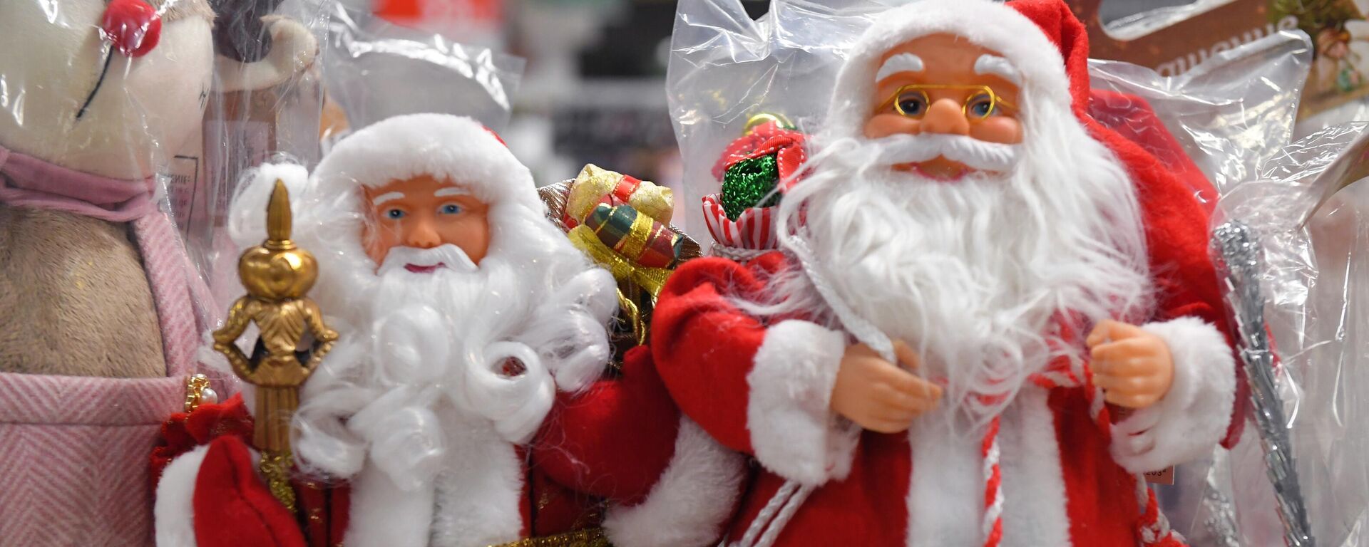 Продажа новогодней продукции в гипермаркете Ашан - Sputnik Тоҷикистон, 1920, 31.12.2025