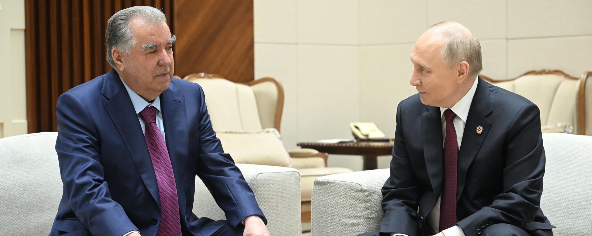 Встреча Эмомали Рахмона с Владимиром Путиным - Sputnik Тоҷикистон, 1920, 27.11.2025