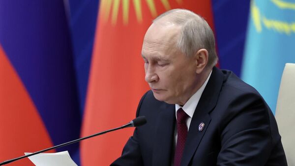Президент РФ Владимир Путин на заседании Совета коллективной безопасности ОДКБ в расширенном составе в Бишкеке. - Sputnik Таджикистан