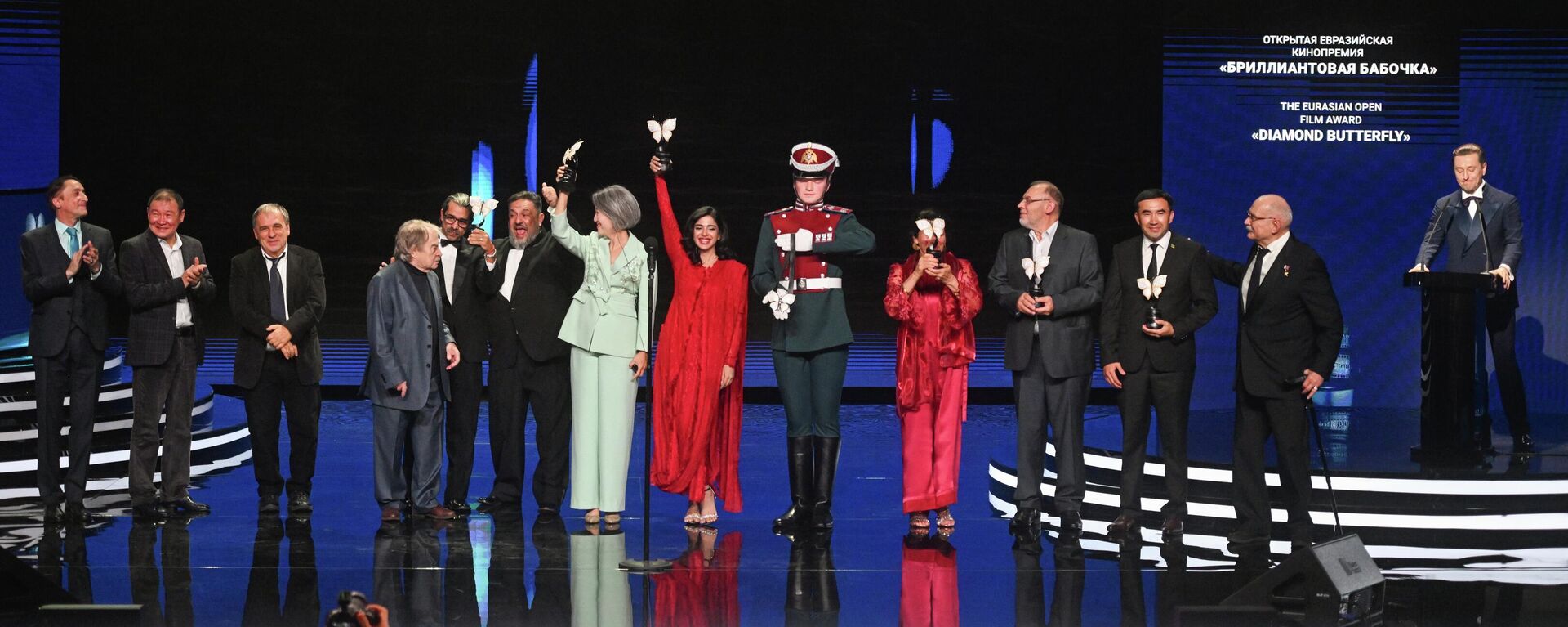 Церемония вручения кинопремии Бриллиантовая бабочка в Москве - Sputnik Таджикистан, 1920, 28.11.2025