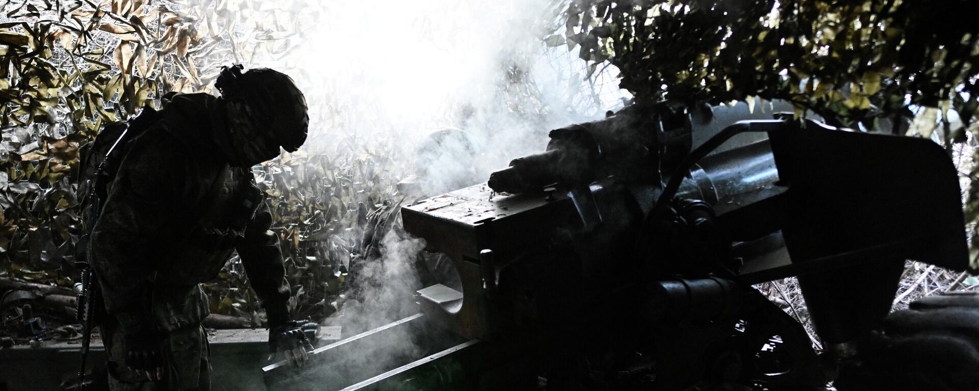 Боевая работа артиллеристов 123-й мотострелковой бригады - Sputnik Таджикистан, 1920, 28.11.2025