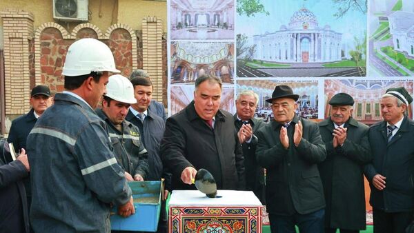 Глава Согдийской области Раджаб Ахмадзода посетил строительную площадку нового курорта “Бахри точик” - Sputnik Таджикистан