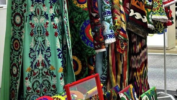 Таджикистан представил культурное достояние в Узбекистане - Sputnik Таджикистан