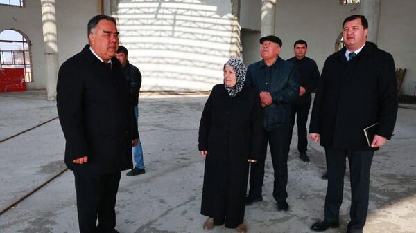 Турсуной Зокирова дар соҳили “Баҳри тоҷик” осоишгоҳ месозад - Sputnik Тоҷикистон