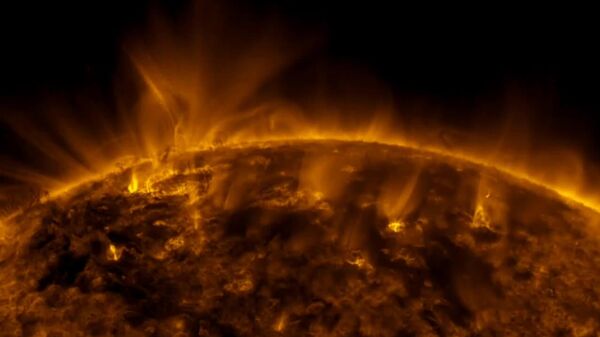 Метеозависимым таджикистанцам приготовиться: на Солнце снова неспокойно - Sputnik Таджикистан