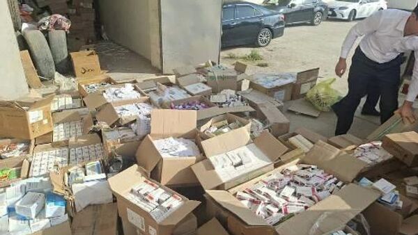 Дар Бохтар қариб 2 тонна маводи доруворӣ, молҳои тиббӣ ва ороишию гигиенӣ, ки муҳлати истифодаашон гузаштаастро нобуд кардаанд - Sputnik Тоҷикистон