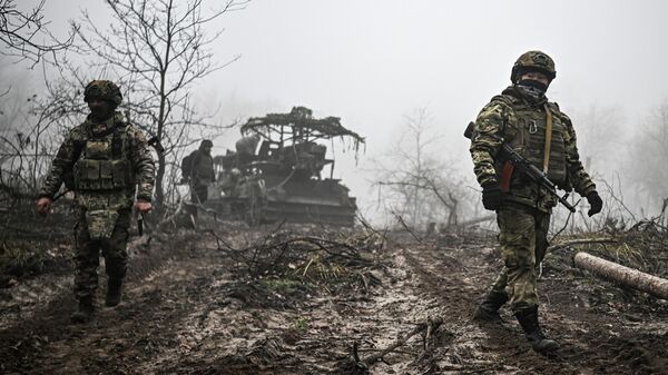 Боевая работа САУ Гиацинт-С 73-й артбригады группировки Запад - Sputnik Тоҷикистон