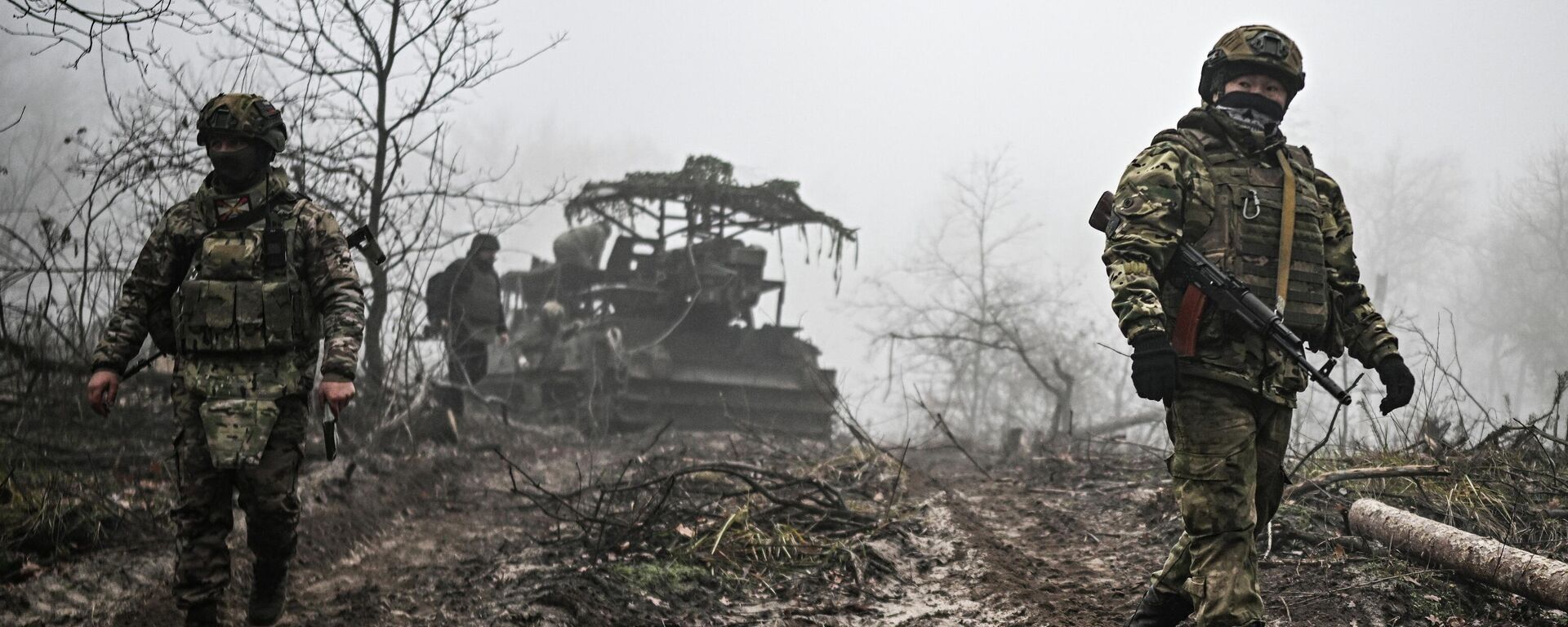 Боевая работа САУ Гиацинт-С 73-й артбригады группировки Запад - Sputnik Тоҷикистон, 1920, 08.01.2026