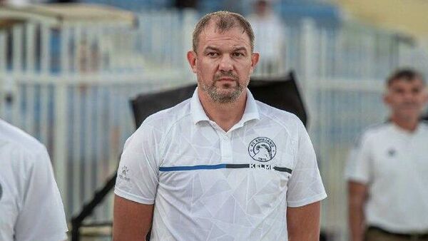Главный тренер футбольного клуба Худжанд Александр Крестинин покинул команду - Sputnik Таджикистан