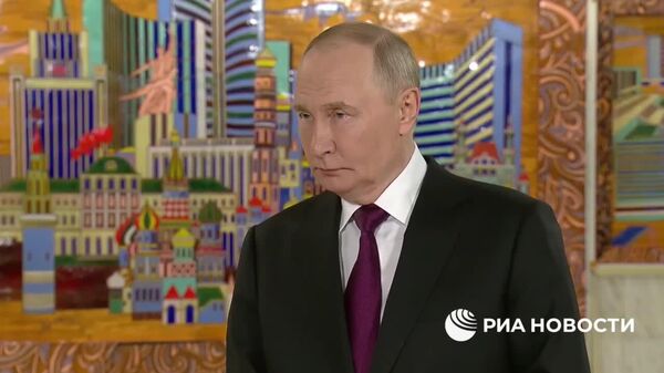 Красноармейск пойгоҳи хубе барои ҳалли вазифаҳои амалиёти вижаи низомист, - Путин - Sputnik Тоҷикистон