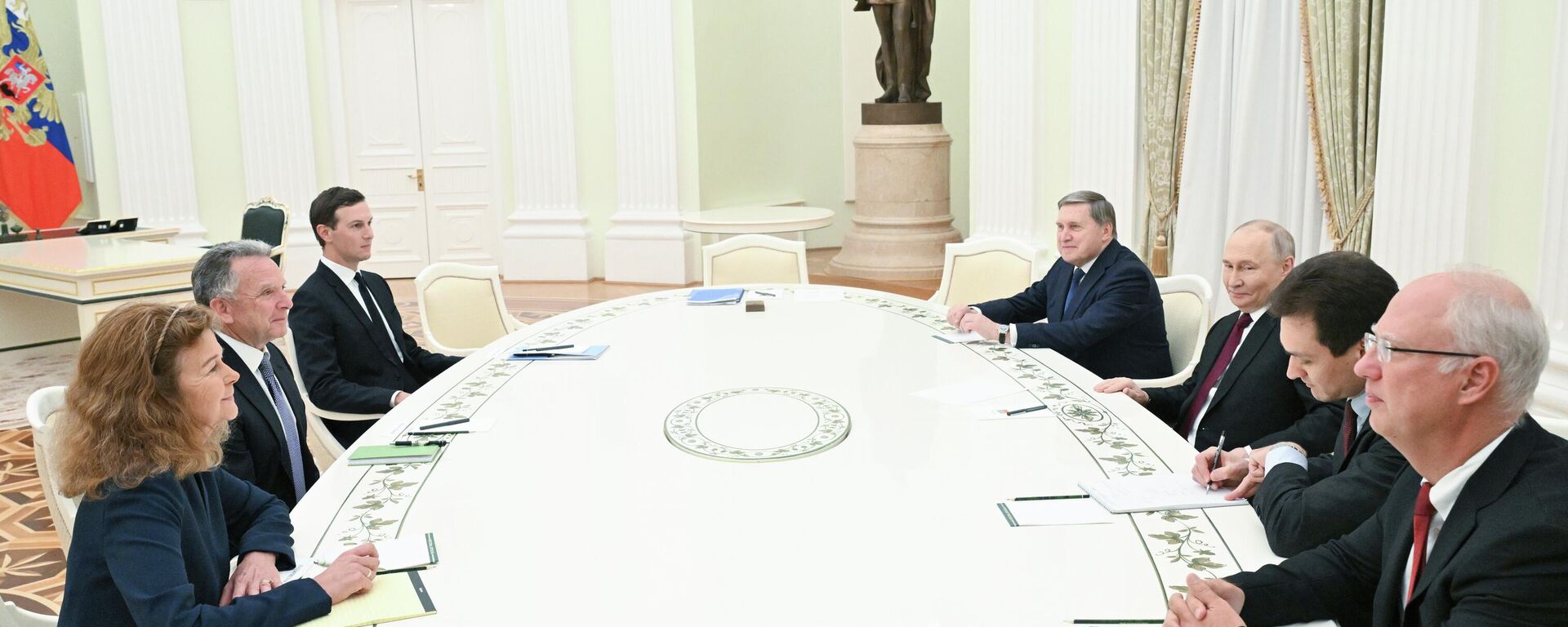 Президент Владимир Путин встретился со спецпосланником Стивеном Уиткоффом - Sputnik Таджикистан, 1920, 03.12.2025