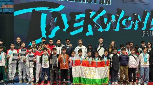 Спортсмены из Таджикистана заняли четвертое место в общекомандном зачете на турнире по таэквон-до в Ташкенте - Sputnik Таджикистан