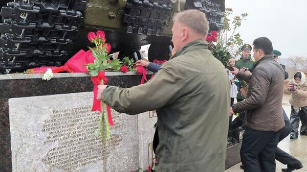В Душанбе прошел торжественный митинг по случаю начала контрнаступления под Москвой - Sputnik Таджикистан