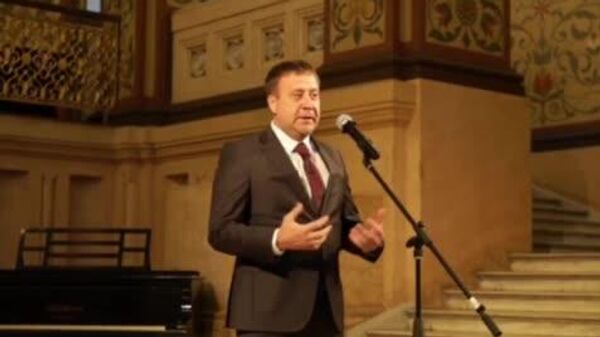 Омӯзгорони тоҷик дар озмуни Беҳтарин мактаби русӣ дар хориҷа ғолиб омаданд - Sputnik Тоҷикистон