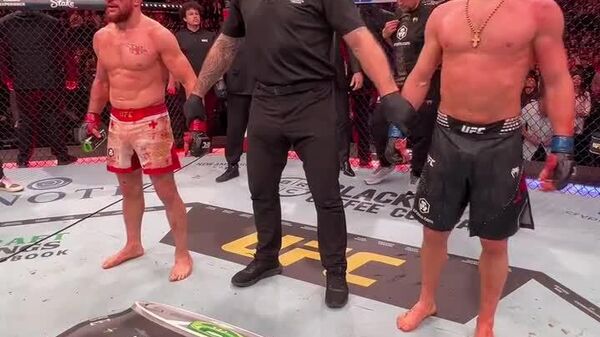 Петр Ян стал чемпионом UFC в легчайшем весе - Sputnik Таджикистан