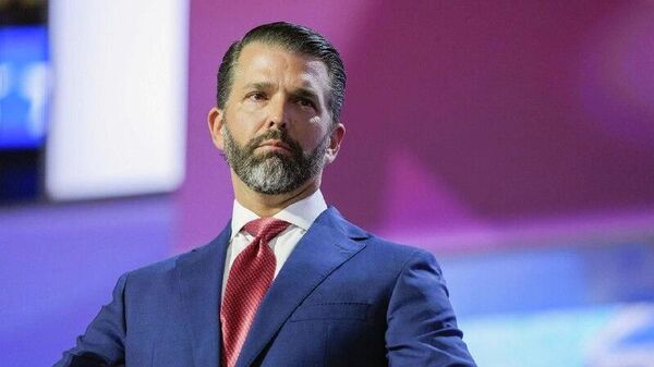 Трампро барои ташаббусҳои сулҳаш танқид мекунанд, зеро ҷанг пул меорад, на сулҳ, гуфт Доналд Трампи хурдӣ - Sputnik Тоҷикистон