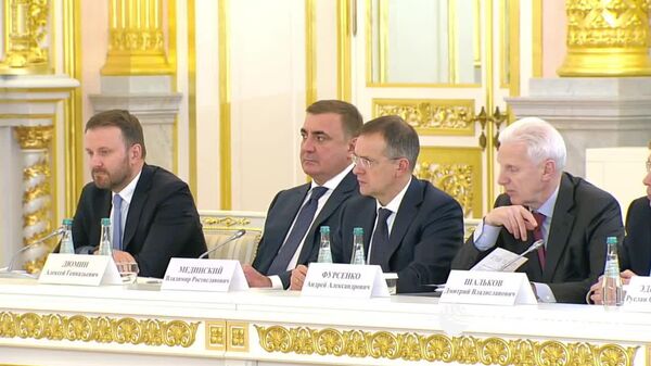 Путин вазифаи асосӣ ва таърихиро афзоиш додани аҳолии Русия номид - Sputnik Тоҷикистон