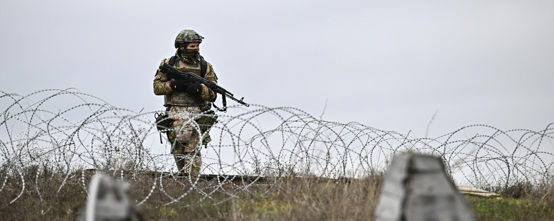 Боевое слаживание военнослужащих 123-й мотострелковой бригады группировки Юг  - Sputnik Таджикистан, 1920, 15.12.2025