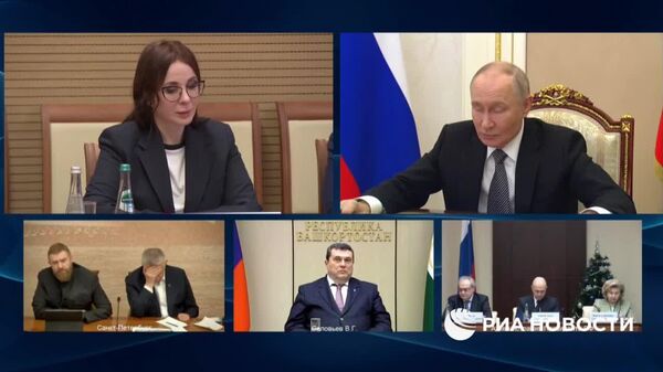 Колорасонҳое, ки қоидаҳои ҳаракати роҳро вайрон мекунанд, барои шаҳрвандон хатар доранд, - Путин - Sputnik Тоҷикистон