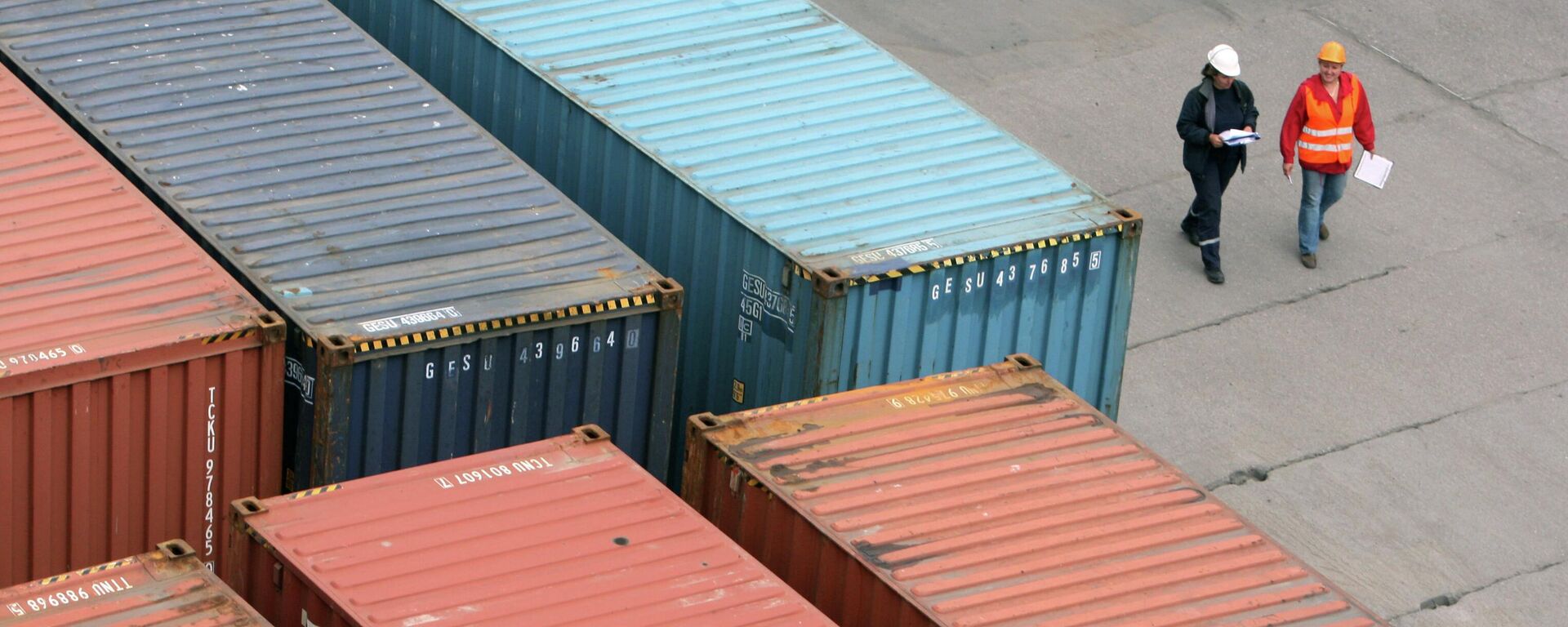 Работа контейнерного терминала. Иллюстративное фото - Sputnik Таджикистан, 1920, 11.12.2025