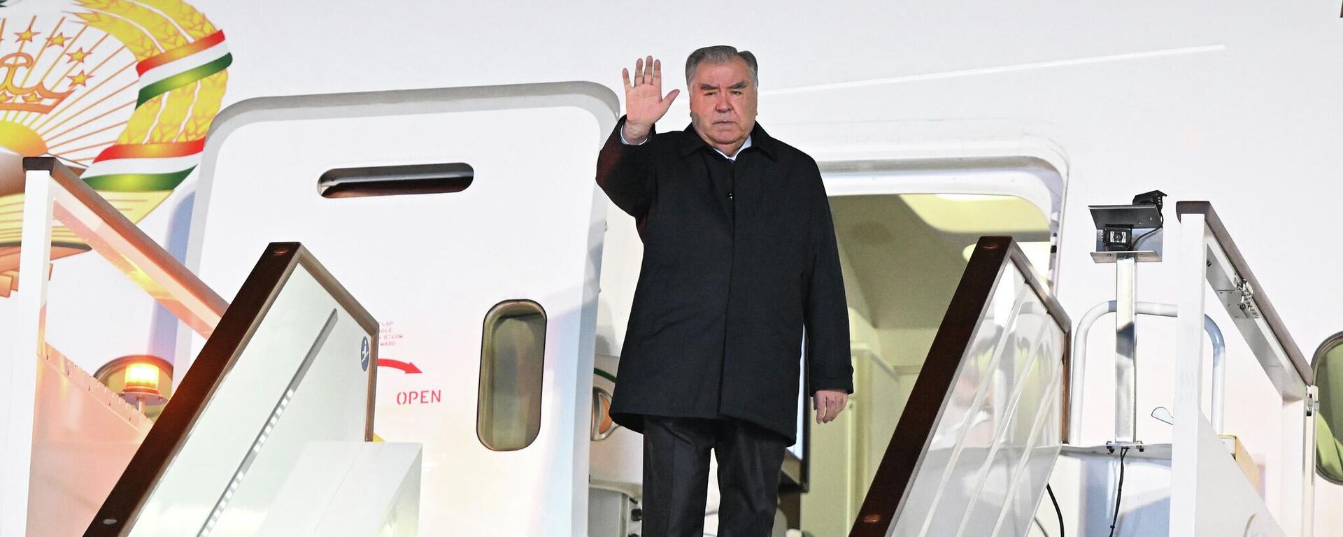 Визит Эмомали Рахмона в Туркменистан  - Sputnik Таджикистан, 1920, 11.12.2025