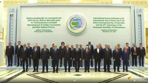 Раҳмон, Путин, Пизишкиён, Эрдуғон ва раҳбарони дигари кишварҳои минтақа дар аксбардории муштарак дар форуми эътимод иштирок карданд - Sputnik Тоҷикистон