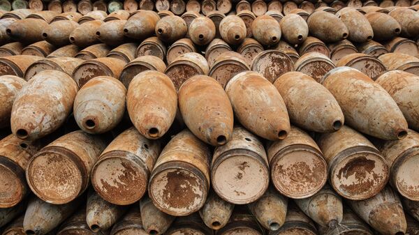 Площадка открытого хранения обожженных боеприпасов с отравляющими веществами для последующей утилизации в рамках программы уничтожения последнего химического оружия на объекте Кизнер в Удмуртии. - Sputnik Тоҷикистон