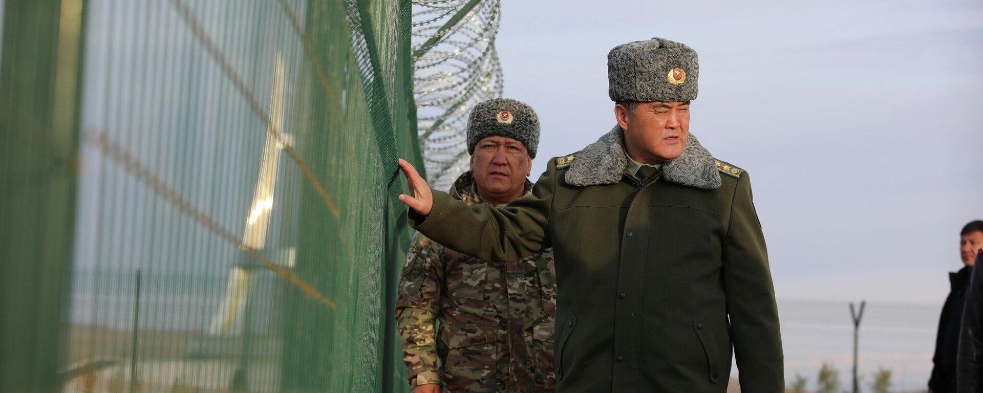 Рабочая поездка Камчыбека Ташиева в район стыка границ Кыргызстана, Узбекистана и Таджикистана  - Sputnik Таджикистан, 1920, 13.12.2025